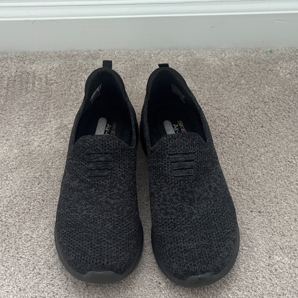 Skechers Sneakers Womens Size 7.5 Black Ultra Flex Harmonius Slip on Memory Foam